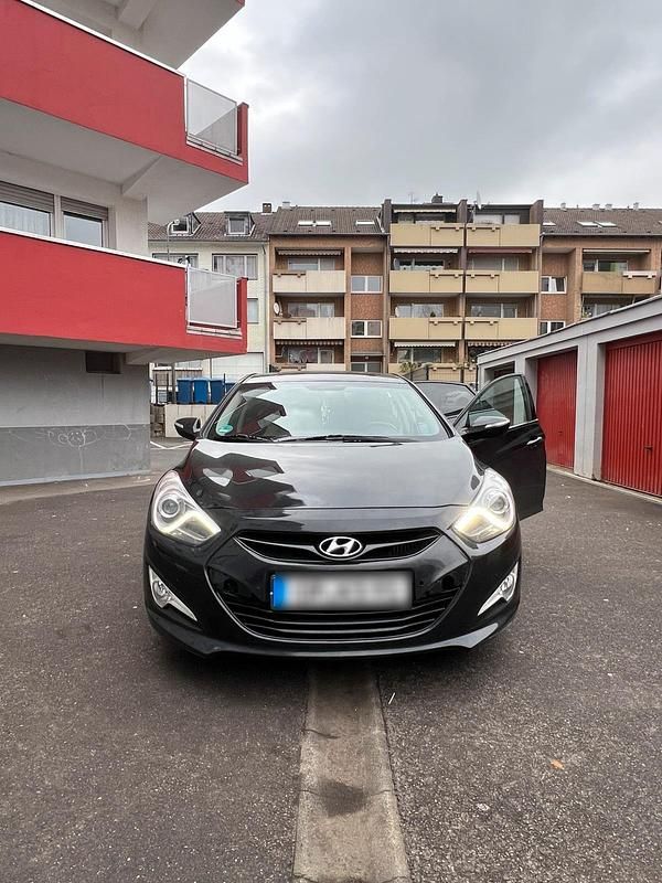 Gebraucht Hyundai i40 135 PS (99 kW) 2012 Schwarz Limousine