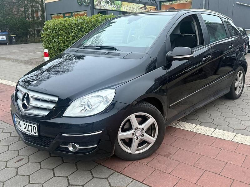 Gebraucht Mercedes B200 136 PS (100 kW) 2010 Schwarz Van / Kleinbus