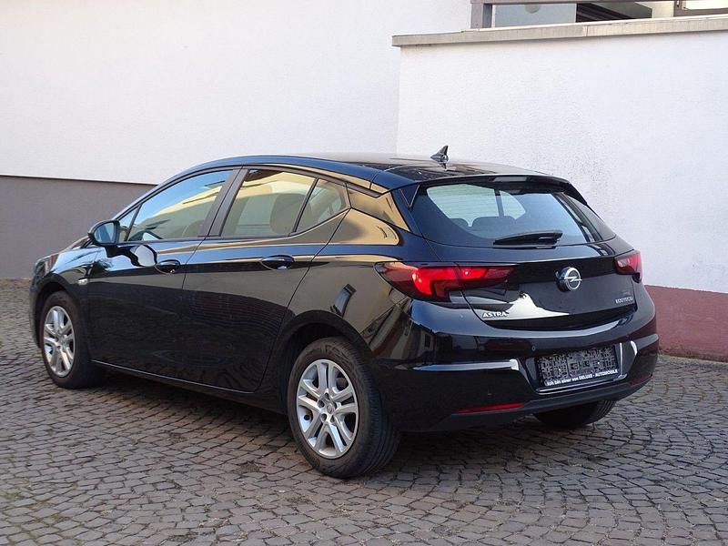Gebraucht Opel Astra 110 PS (80 kW) 2019 Schwarz Limousine