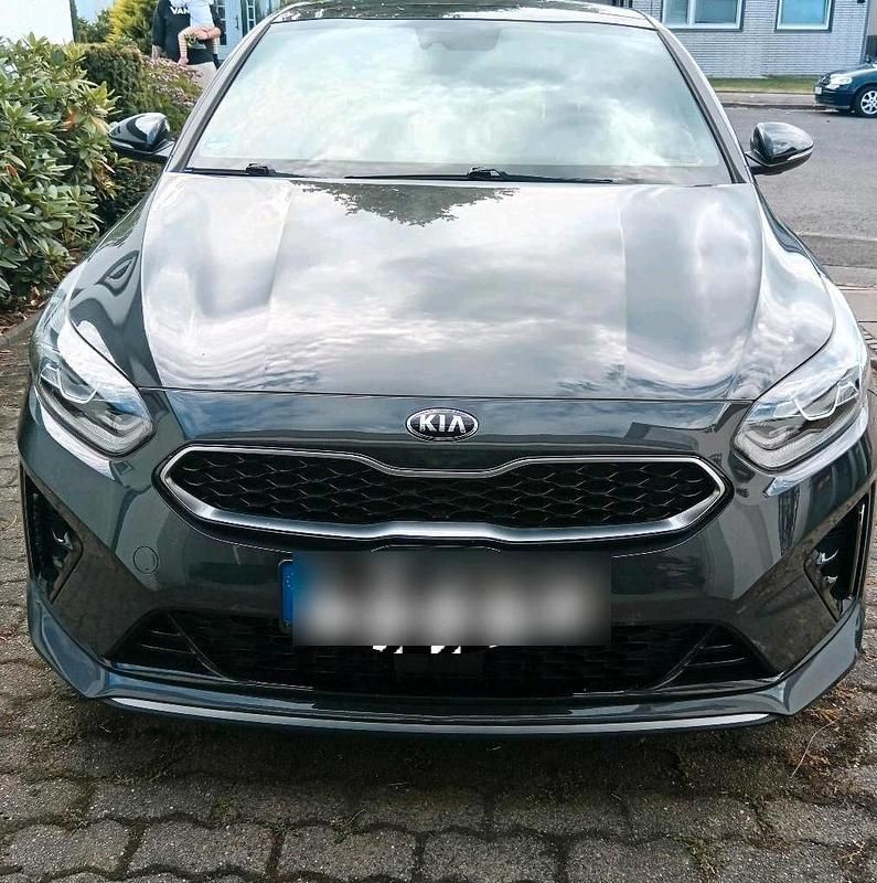 Grau Gebraucht 2019 Kia ProCeed GT-Line Kleinwagen | 19.999 € (Guter Preis) - Bild 1/4