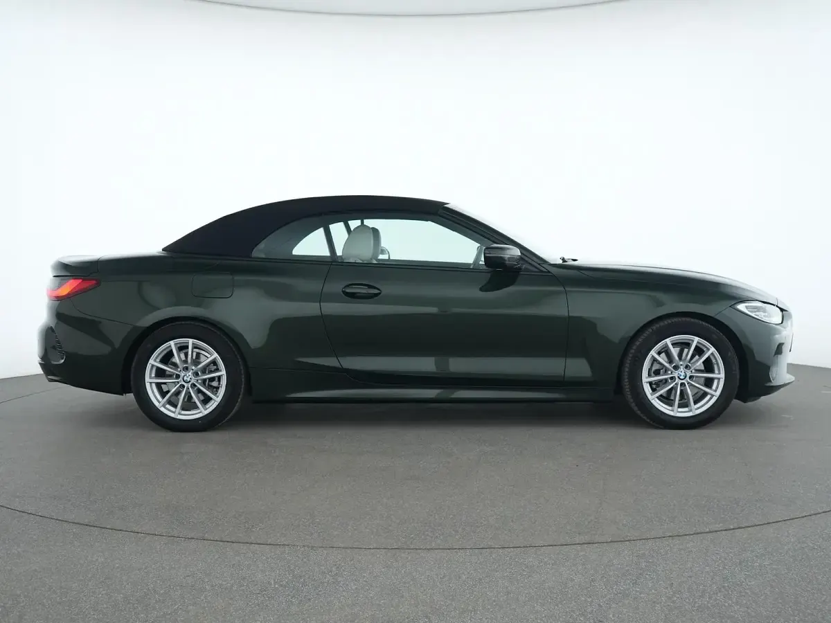 Gebraucht BMW 420 Cabriolet Sport Line 184 PS (135 kW) 2023 Sanremo green Cabrio