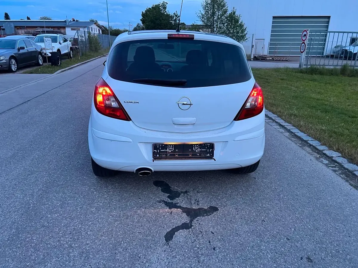Gebraucht Opel Corsa 80 PS (58 kW) 2009 Weiß Kleinwagen