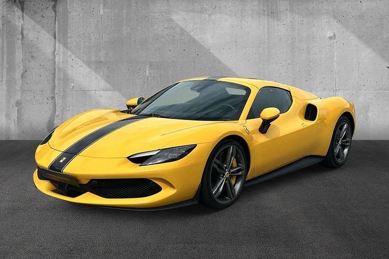 Gebraucht Ferrari 296 829 PS (609 kW) 2024 Gelb Cabrio