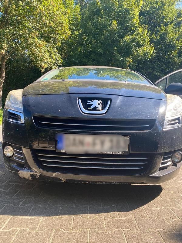 Schwarz Gebraucht 2010 Peugeot 5008 Van / Kleinbus | 3.000 € (Superpreis) - Bild 1/4