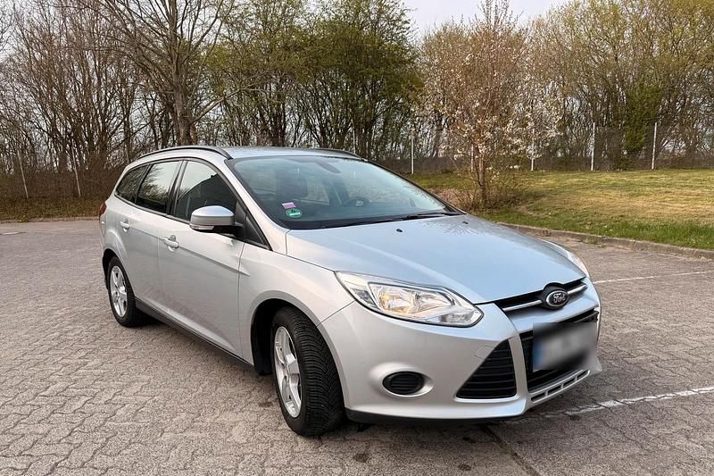 Usata Ford Focus 116 CV (85 kW) 2013 Grigio Station wagon