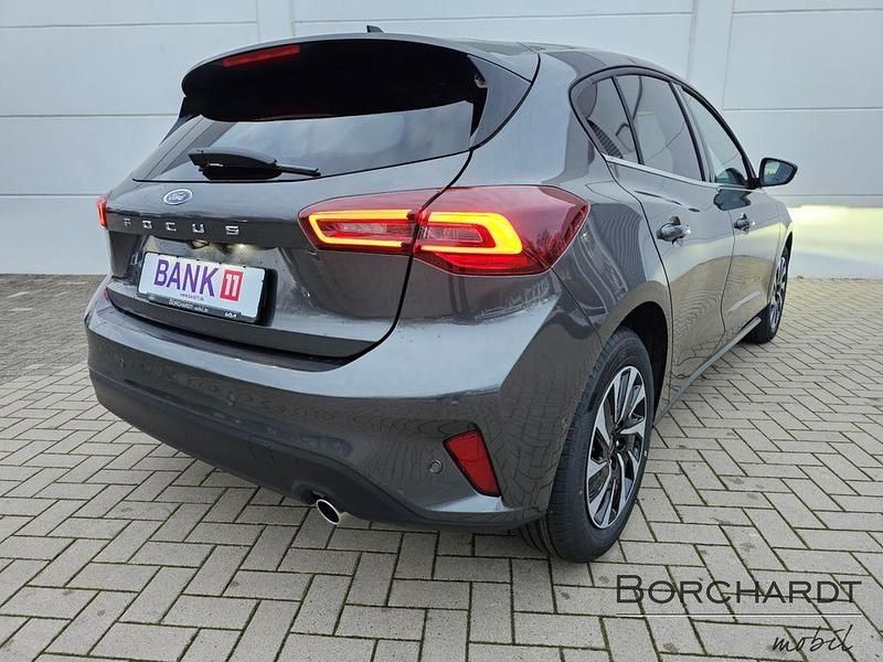 Neu Ford Focus Titanium X 155 PS (114 kW) 2025 Magneticgrau (metallic) Limousine