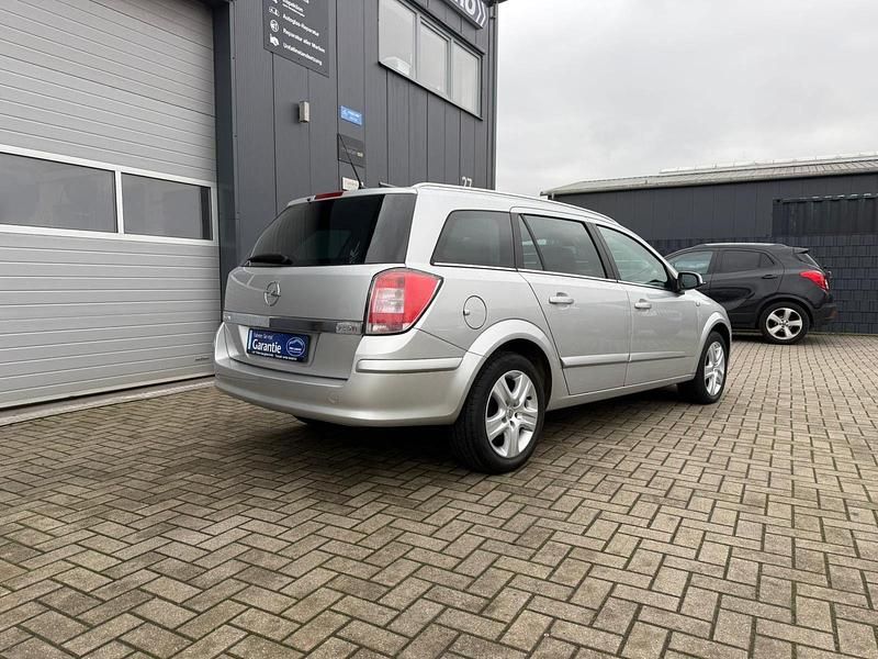 Gebraucht Opel Astra Innovation 125 PS (91 kW) 2009 Silber Kombi