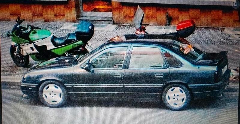 Gebraucht Opel Vectra 115 PS (84 kW) 1991 Schwarz Kleinwagen