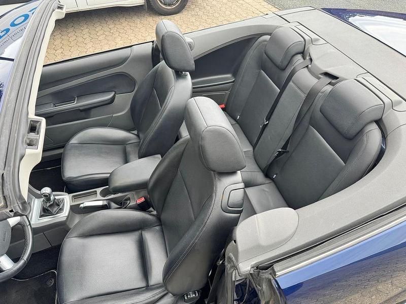 Gebraucht Ford Focus Cabriolet Titanium 145 PS (106 kW) 2007 Blau Cabrio