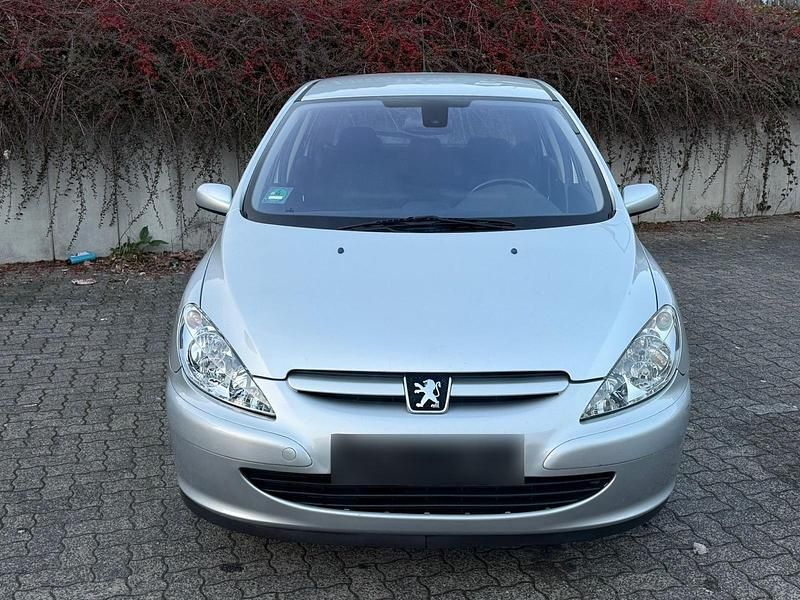 Gebraucht Peugeot 307 110 PS (80 kW) 2004 Silber Limousine