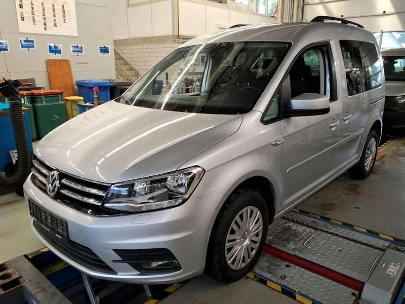 Reflexsilber metallic Gebraucht 2019 VW Caddy Comfortline Van / Kleinbus | 24.490 € (Teuer) - Bild 1/2