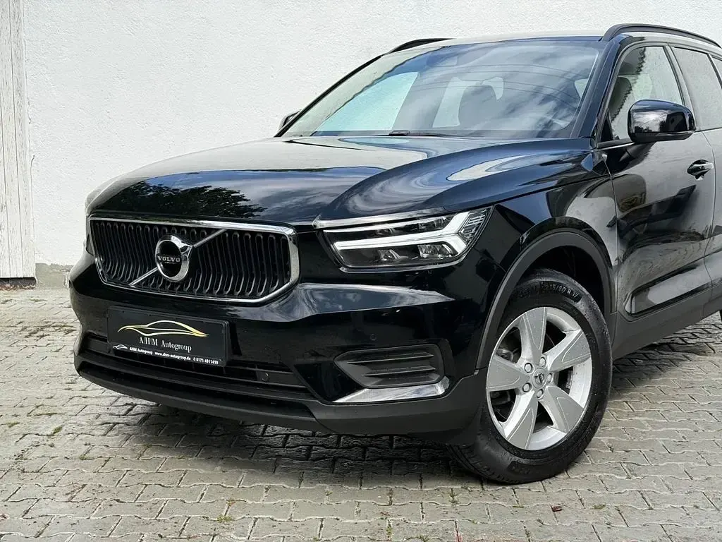Gebraucht Volvo XC40 Momentum 129 PS (94 kW) 2021 Schwarz SUV
