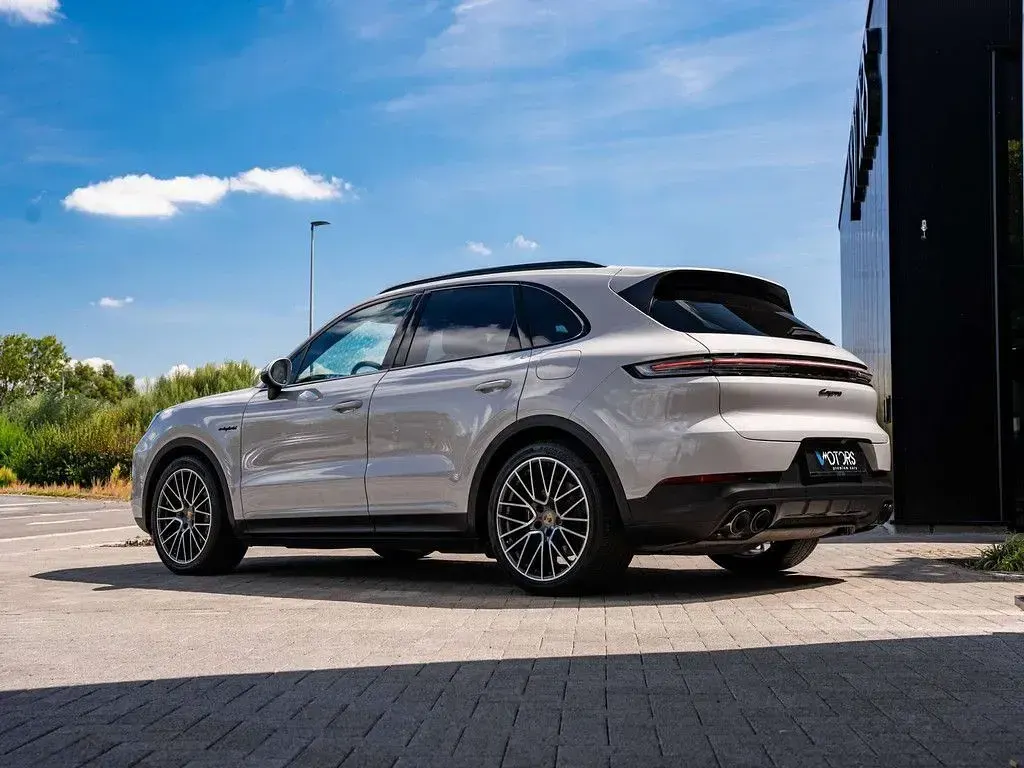 Gebraucht Porsche Cayenne Sport 470 PS (345 kW) 2023 Grau SUV