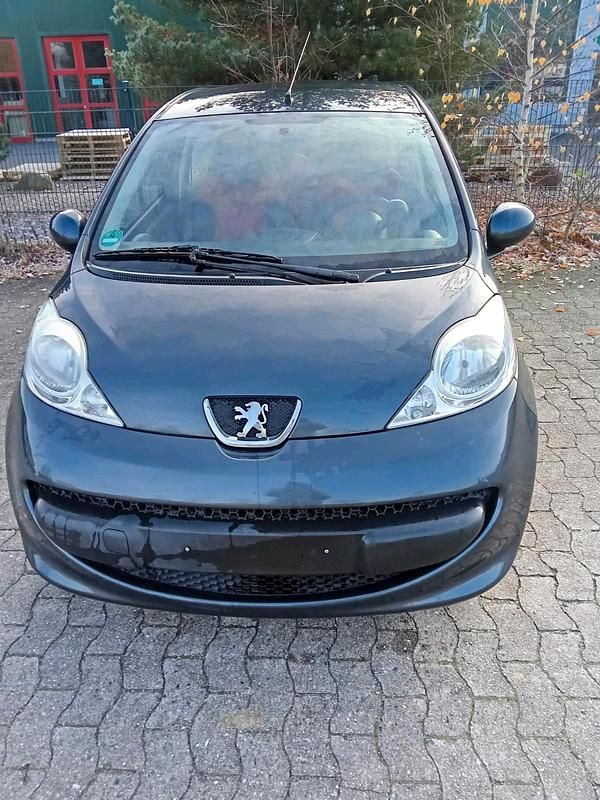 Grau Gebraucht 2008 Peugeot 107 Kleinwagen | 1.000 € (Guter Preis) - Bild 1/1