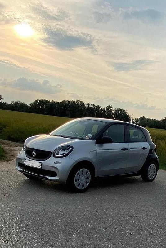 Silber Gebraucht 2015 Smart ForFour Kleinwagen | 6.000 € (Fairer Preis) - Bild 1/1