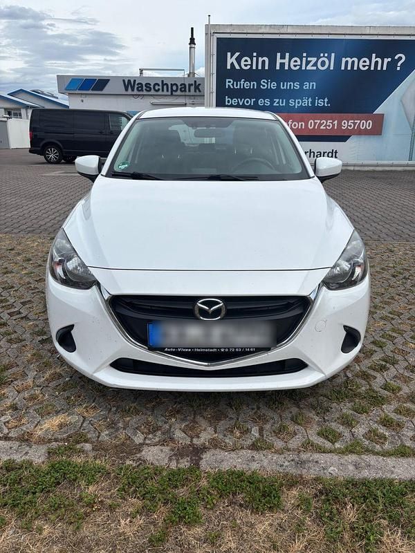 Weiß Gebraucht 2017 Mazda 2 Kleinwagen | 7.900 € (Fairer Preis) - Bild 1/4