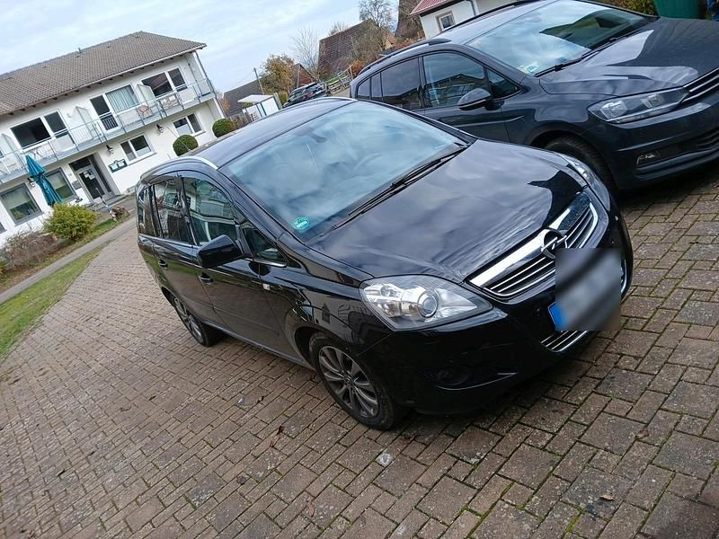 Schwarz Gebraucht 2011 Opel Zafira Van / Kleinbus | 2.700 € (Fairer Preis) - Bild 1/4