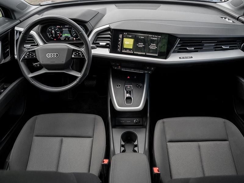 Gebraucht Audi Q4 e-tron Comfort 125 kW (170 PS) 2023 Schwarz SUV