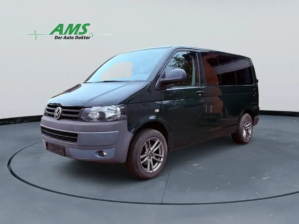 Second-hand VW Transporter 140 CP (102 kW) 2014 Verde Van