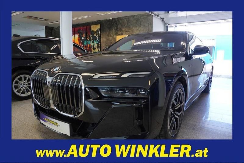 Gebraucht BMW 740 Sport Line 286 PS (210 kW) 2024 Schwarz Limousine