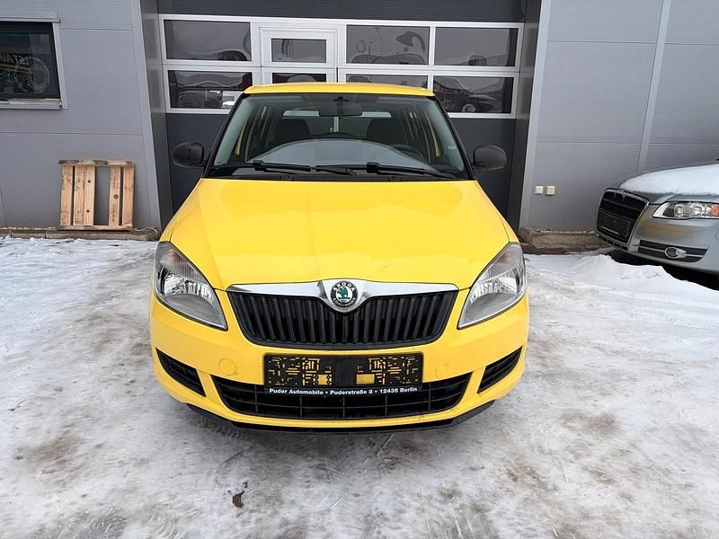 Gebraucht Skoda Fabia 60 PS (44 kW) 2012 Gelb Limousine