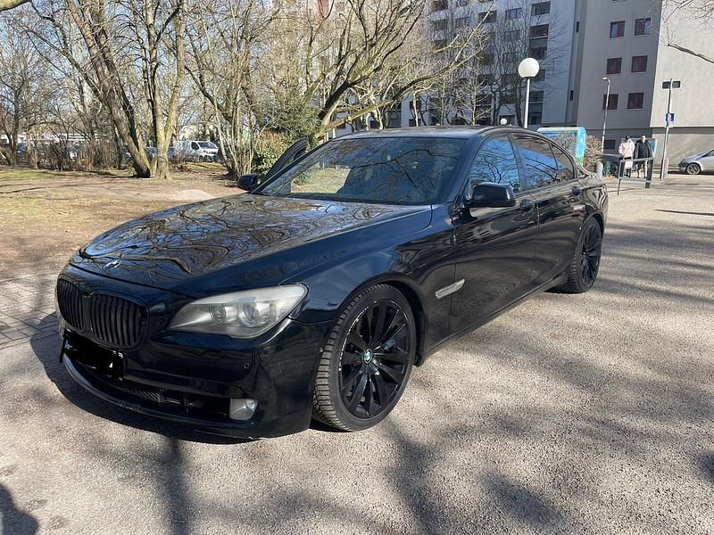 Gebraucht BMW 730 249 PS (183 kW) 2010 Schwarz Limousine