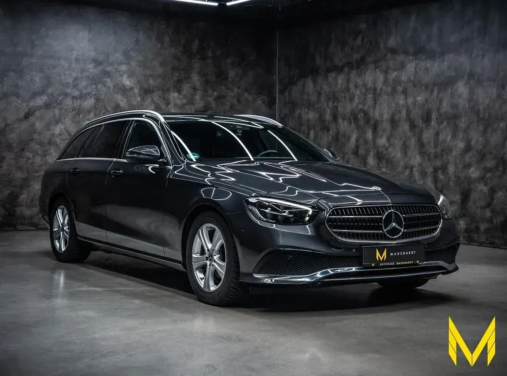 Gebraucht Mercedes E200 Avantgarde 160 PS (117 kW) 2023 Grau Kombi