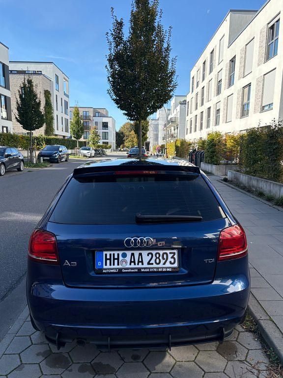 Gebraucht Audi A3 Comfort 140 PS (102 kW) 2011 Blau Limousine