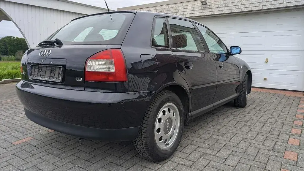 Gebraucht Audi A3 Attraction 102 PS (75 kW) 2001 Blau Kleinwagen