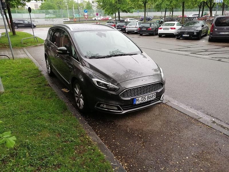 Gebraucht Ford S-MAX Vignale 209 PS (153 kW) 2017 Grau Van / Kleinbus