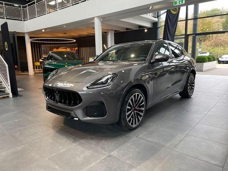 Grau Gebraucht 2024 Maserati Grecale SUV | 77.900 € (Guter Preis) - Bild 1/4