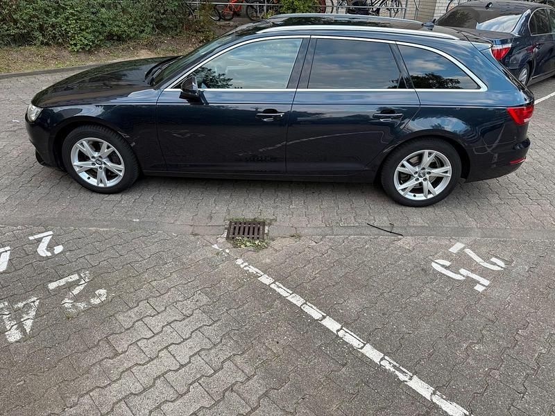 Gebraucht Audi A4 190 PS (139 kW) 2017 Blau Kombi