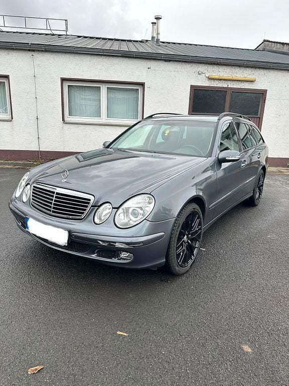 Gebraucht Mercedes E200 163 PS (119 kW) 2006 Grau Kombi