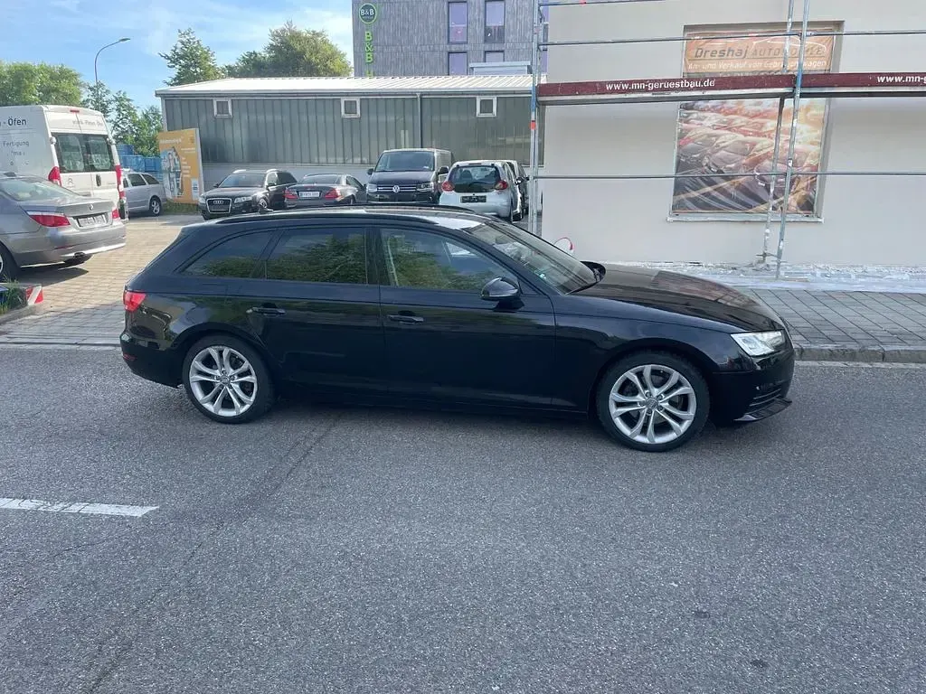 Używany Audi A4 150 KM (110 kW) 2017 Czarny Sedan/Limuzyna