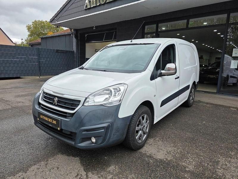 Weiß Gebraucht 2017 Peugeot Partner Premium Van / Kleinbus | 4.900 € (Fairer Preis) - Bild 1/4