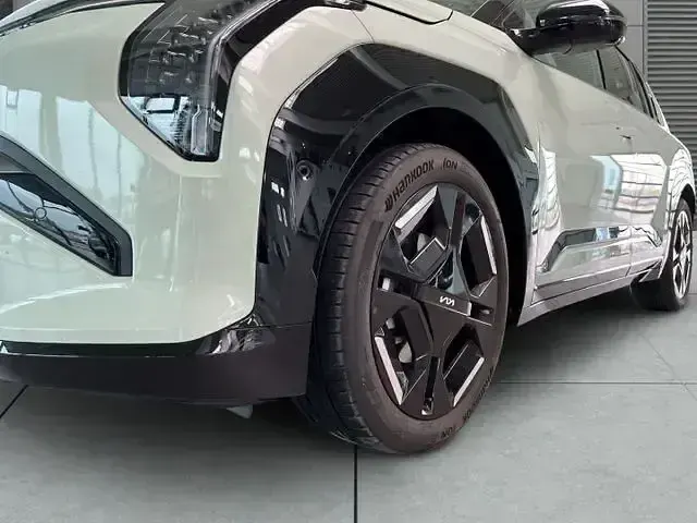 Gebraucht Kia EV3 Comfort 150 kW (204 PS) 2025 Aventurin grün met. SUV