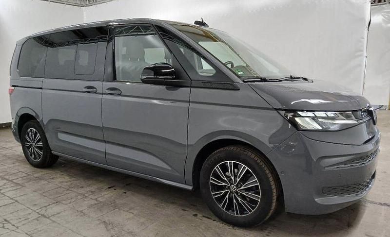 Gebraucht VW Multivan Advance 150 PS (110 kW) 2024 Pure grey Van