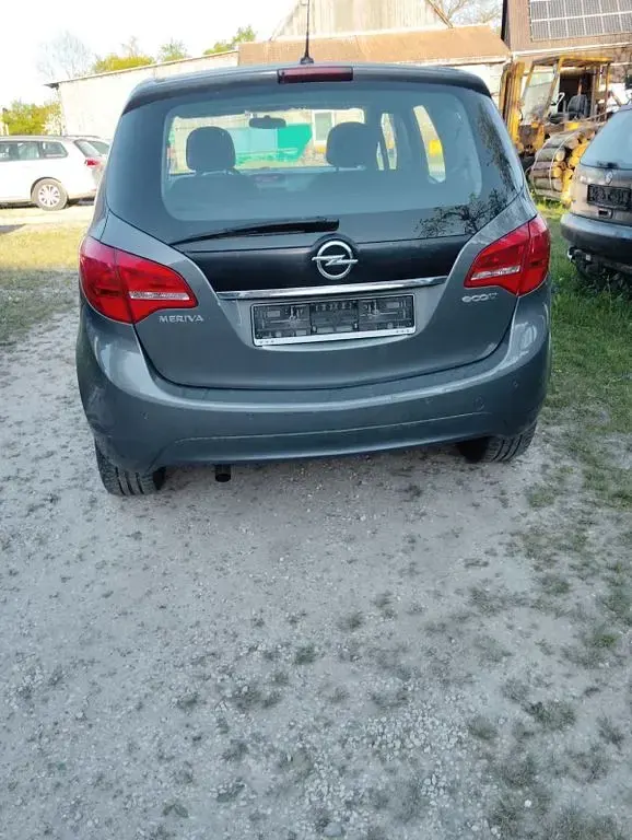 Używany Opel Meriva 95 KM (69 kW) 2015 Szary Minivan