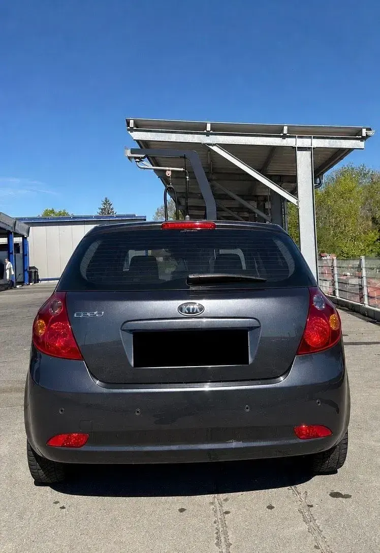 Gebraucht Kia Ceed 126 PS (92 kW) 2007 Grau Kleinwagen