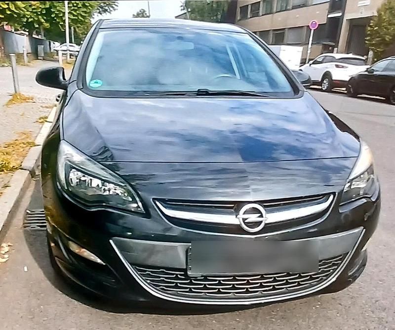 Schwarz Gebraucht 2013 Opel Astra Kleinwagen | 3.899 € (Superpreis) - Bild 1/4