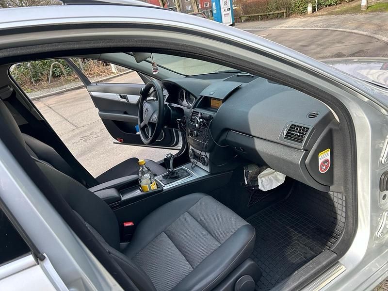 Gebraucht Mercedes C180 156 PS (114 kW) 2008 Silber Kombi
