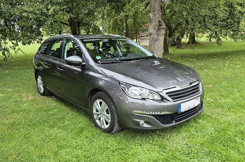 Grau Gebraucht 2017 Peugeot 308 Active Kombi | 6.250 € (Superpreis) - Bild 1/4