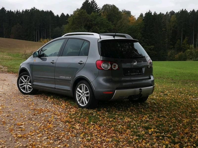 Second-hand VW Golf VI 105 CP (77 kW) 2008 Argintiu Hatchback