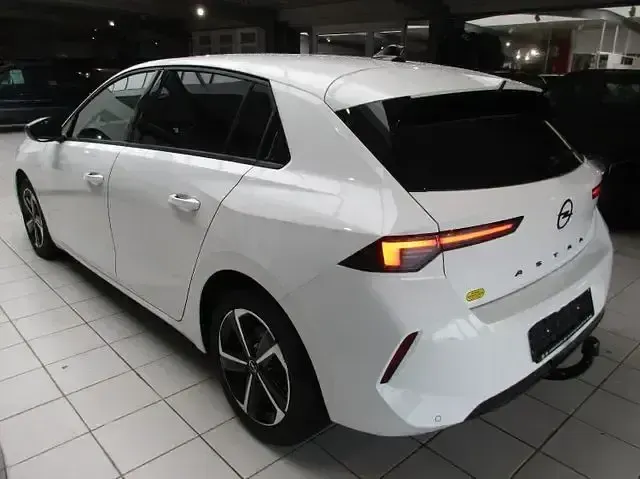 Gebraucht Opel Astra 131 PS (96 kW) 2025 Weiß Kleinwagen