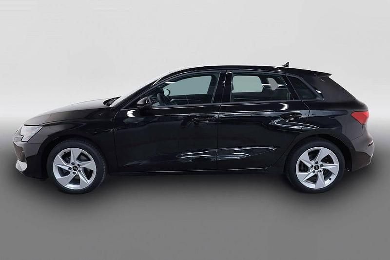 Używany Audi A3 Advanced 150 KM (110 kW) 2025 Czarny Sedan/Limuzyna