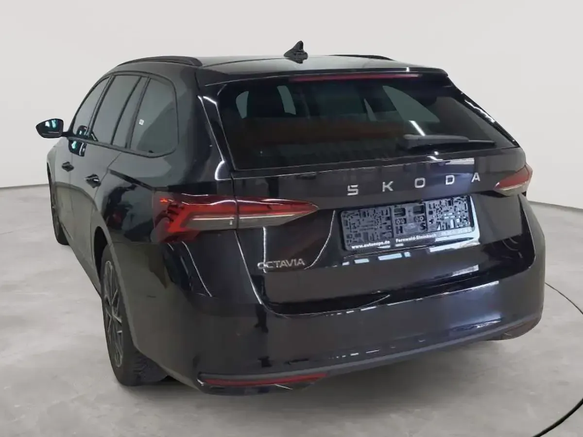 Gebraucht Skoda Octavia Selection 150 PS (110 kW) 2025 Blackmagic perleffekt Kombi