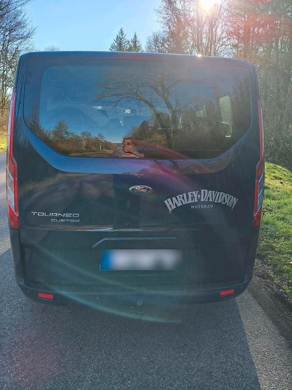 Gebraucht Ford Tourneo 131 PS (96 kW) 2021 Blau Van / Kleinbus