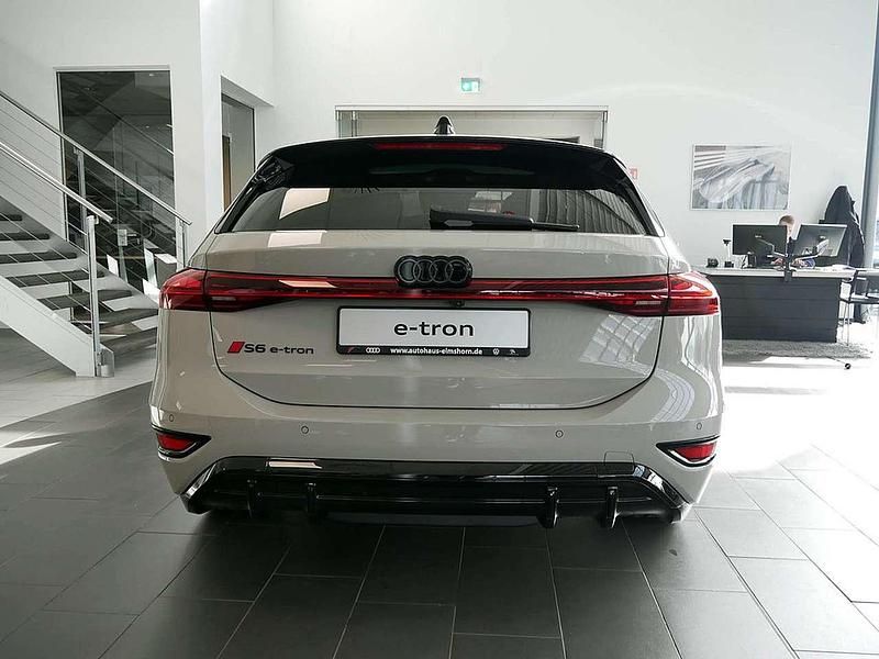 Gebraucht Audi e-tron 369 kW (503 PS) 2026 Siambeige SUV