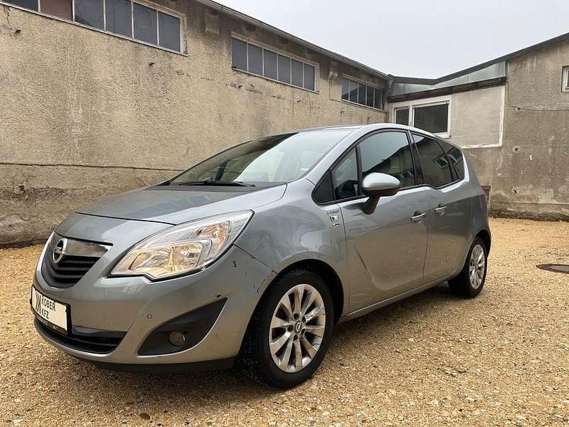 Gebraucht Opel Meriva 120 PS (88 kW) 2012 Silber Van / Kleinbus