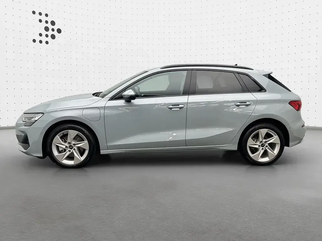 Używany Audi A3 Advanced 204 KM (150 kW) 2025 Szary Sedan/Limuzyna